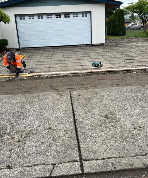 Broom Finish Driveway And City Sidewalk Replacement in Enumclaw 